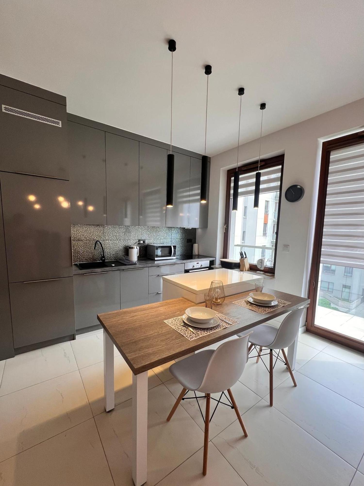 Close To Chopin Airport, Cybernetyki, Free Parking By Cosmo Spirit Βαρσοβία Εξωτερικό φωτογραφία